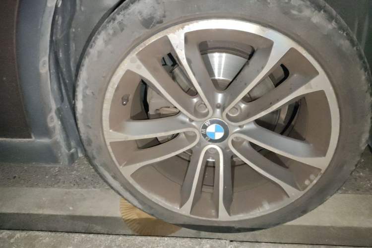 Used BMW X1 2015 sDrive18i Leading Edition Right Front Wheel Hub