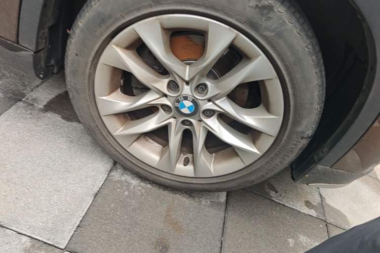 Used BMW X1 2015 sDrive18i Fashion Upgrade Edition Right Front Wheel Hub