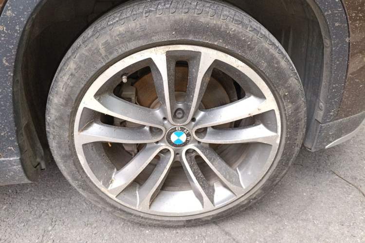 Used BMW X1 2015 sDrive18i Leading Edition Right Front Wheel Hub