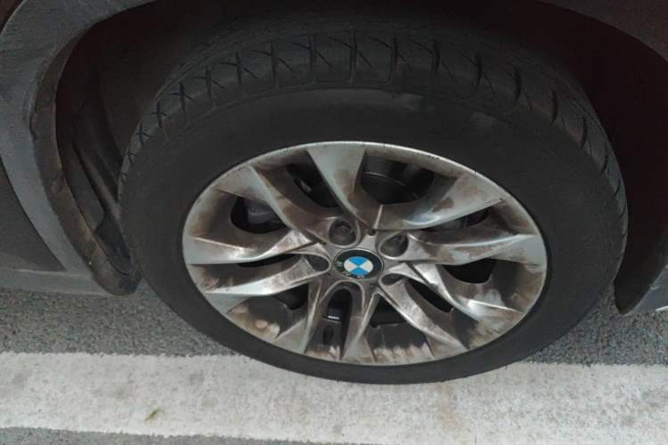 Used BMW X1 2015 sDrive18i Fashion Upgrade Edition Right Front Wheel Hub