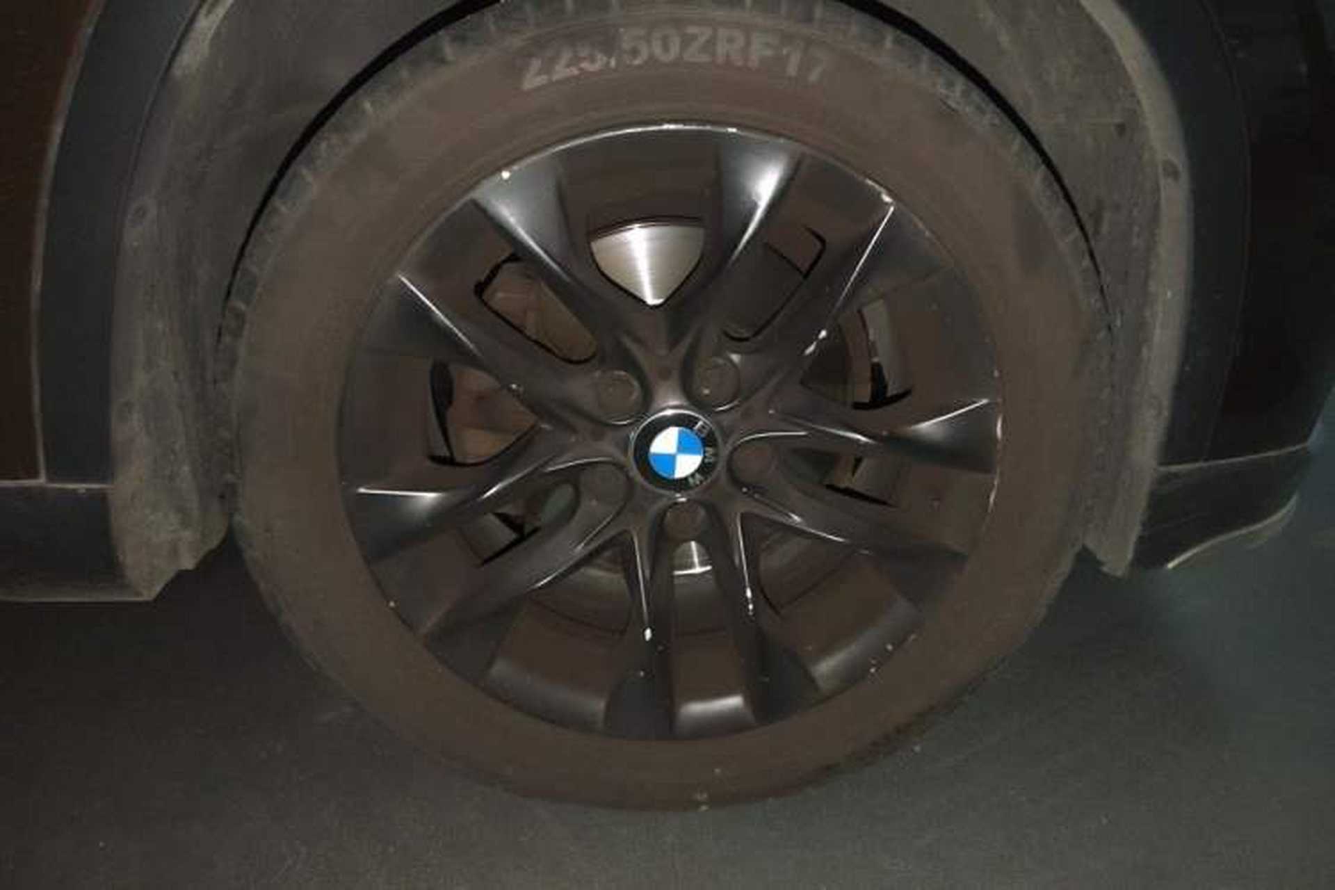 Used BMW X1 2015 sDrive18i Fashion Upgrade Edition Right Front Wheel Hub