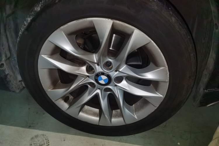 Used BMW X1 2015 xDrive20i Fashion Model Right Front Wheel Hub