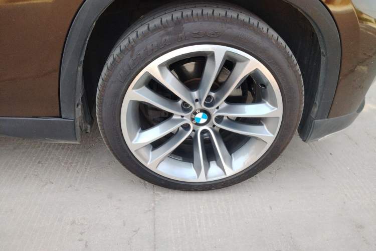 Used BMW X1 2015 sDrive18i Leading Edition Right Front Wheel Hub