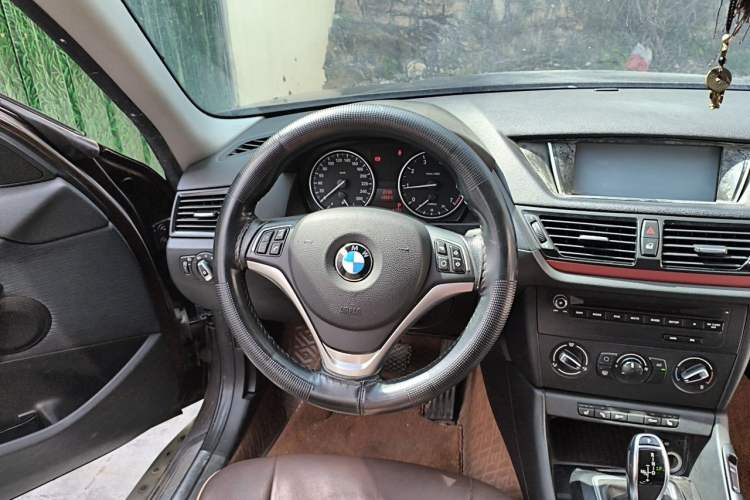 Used BMW X1 2015 sDrive18i Fashion Upgrade Edition Steering Wheel