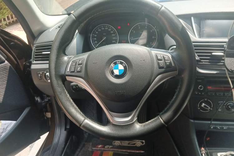 Used BMW X1 2015 sDrive18i Fashion Upgrade Edition Steering Wheel