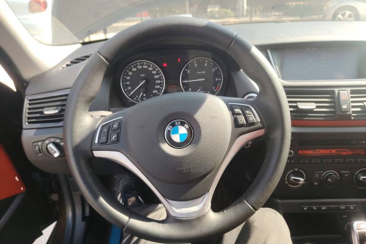 Used BMW X1 2015 sDrive18i Fashion Upgrade Edition Steering Wheel