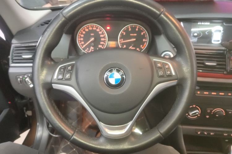 Used BMW X1 2015 sDrive18i Fashion Upgrade Edition Steering Wheel