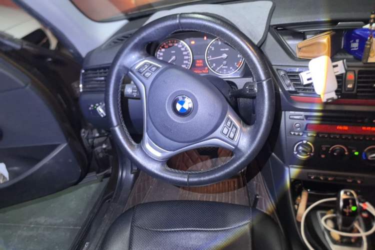 Used BMW X1 2015 sDrive18i Fashion Upgrade Edition Steering Wheel
