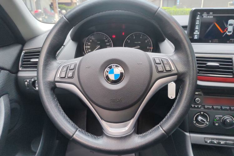 Used BMW X1 2015 sDrive18i Fashion Upgrade Edition Steering Wheel