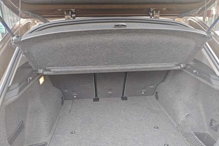 Used BMW X1 2015 sDrive18i Leading Edition Trunk