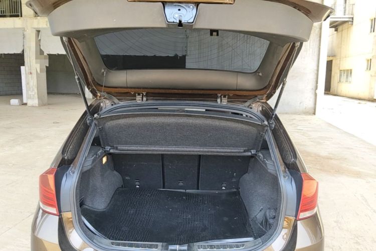 Used BMW X1 2015 sDrive18i Fashion Upgrade Edition Trunk