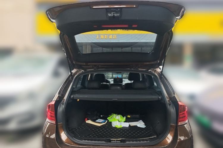 Used BMW X1 2015 sDrive18i Fashion Upgrade Edition Trunk