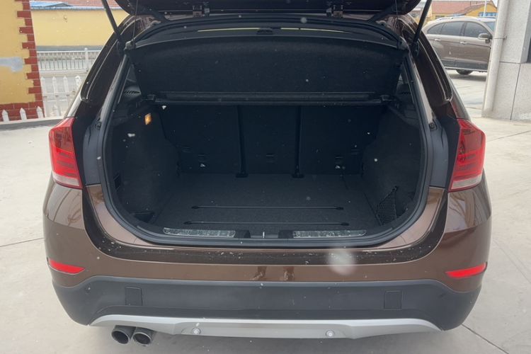 Used BMW X1 2015 sDrive18i Leading Edition Trunk