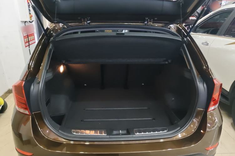 Used BMW X1 2015 sDrive18i Fashion Upgrade Edition Trunk