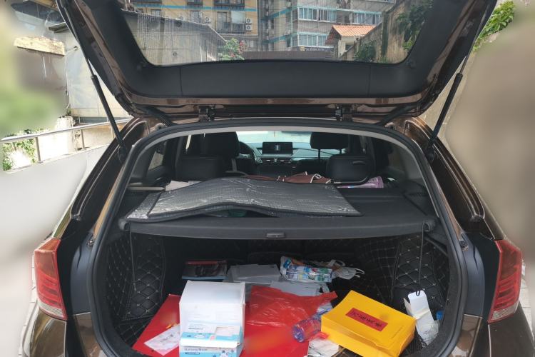 Used BMW X1 2015 sDrive18i Fashion Upgrade Edition Trunk