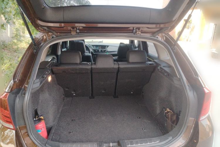 Used BMW X1 2015 sDrive18i Leading Edition Trunk