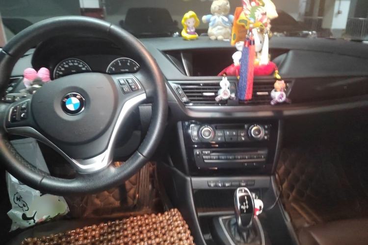 Used BMW X1 2015 sDrive18i Leading Edition Center Console