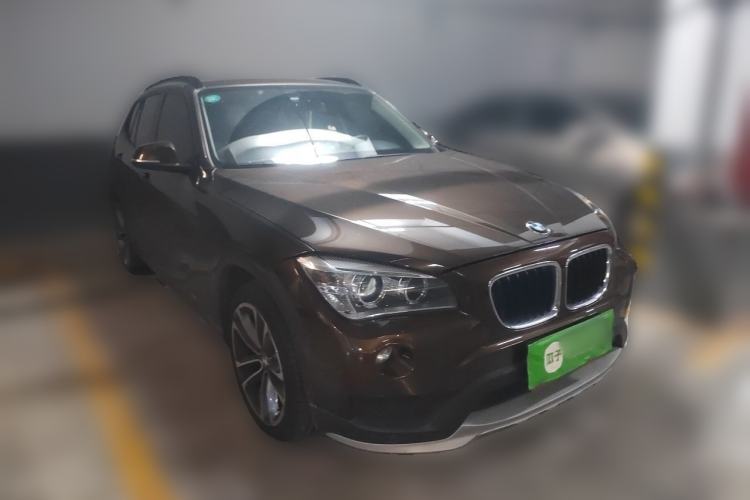 Used BMW X1 2015 sDrive18i Leading Edition Front Right 45 Deg
