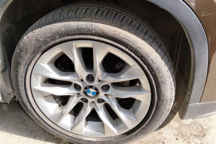 Used BMW X1 2015 sDrive18i Fashion Upgrade Edition Right Front Wheel Hub