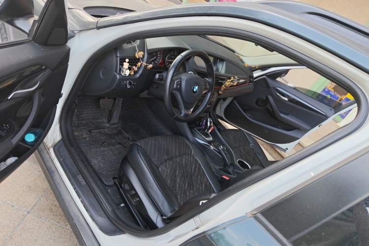 Used BMW X1 2015 sDrive18i Fashion Upgrade Edition Driver Seat