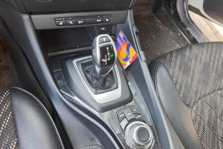 Used BMW X1 2015 sDrive18i Fashion Upgrade Edition Gear Lever