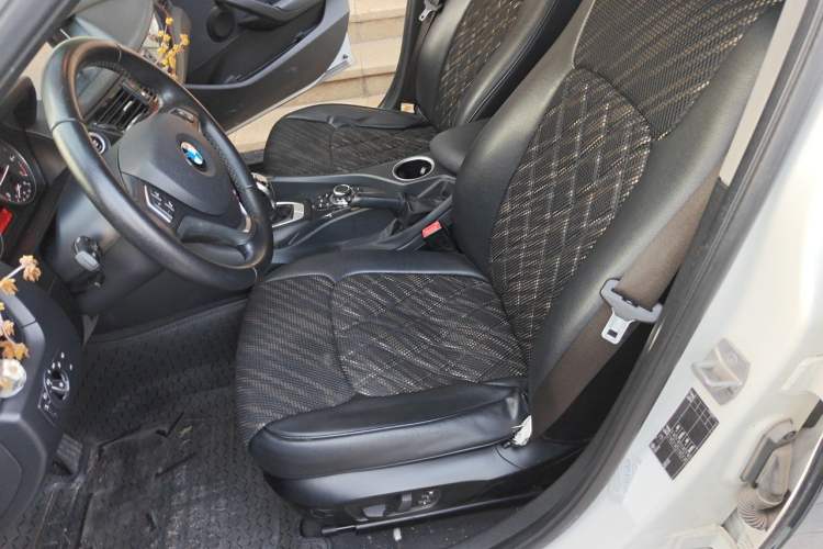Used BMW X1 2015 sDrive18i Fashion Upgrade Edition Left Front Seat