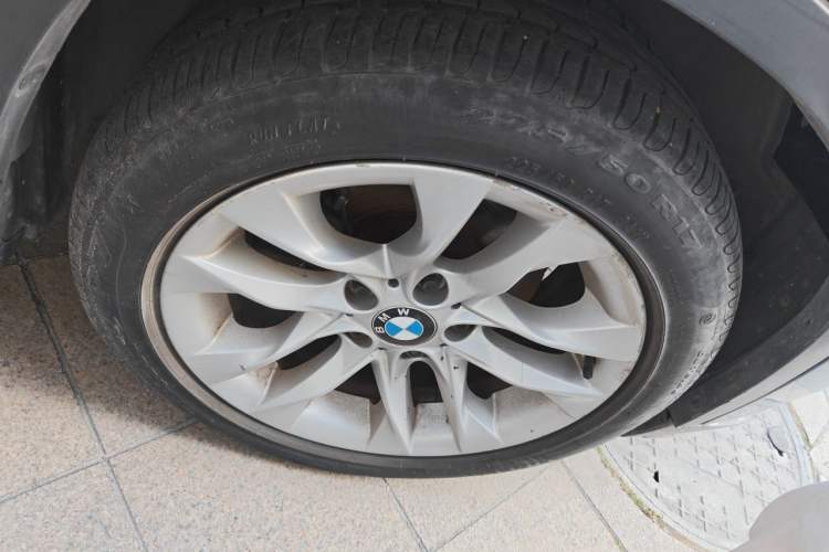 Used BMW X1 2015 sDrive18i Fashion Upgrade Edition Right Front Wheel Hub