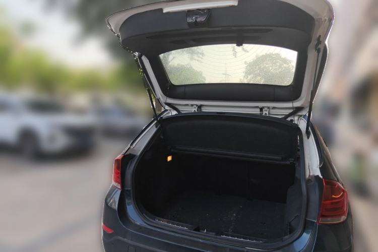 Used BMW X1 2015 sDrive18i Fashion Upgrade Edition Trunk