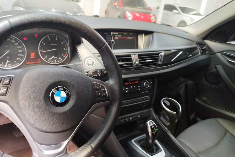 Used BMW X1 2015 sDrive18i Leading Edition Center Console