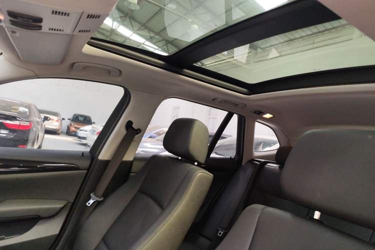 Used BMW X1 2015 sDrive18i Leading Edition Headliner