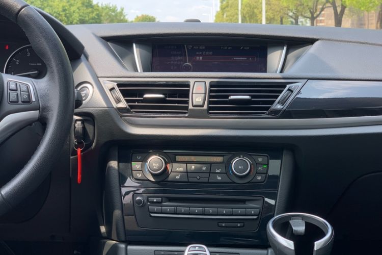 Used BMW X1 2015 sDrive18i Leading Edition Interior 1