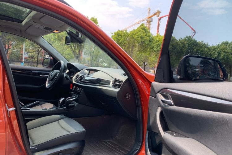 Used BMW X1 2015 sDrive18i Leading Edition Interior 12
