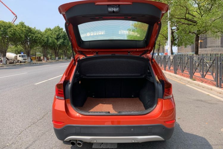 Used BMW X1 2015 sDrive18i Leading Edition Interior 8