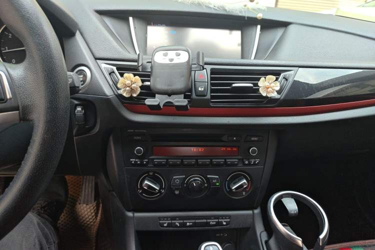 Used BMW X1 2015 sDrive18i Fashion Upgrade Edition Audio And AC Panel