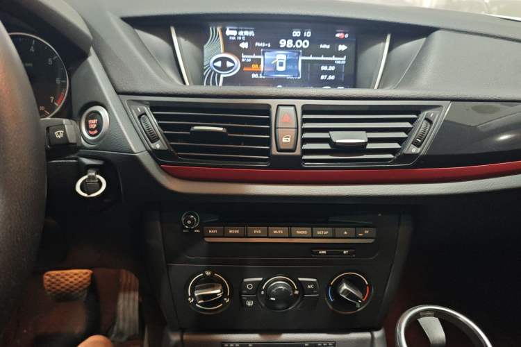 Used BMW X1 2015 sDrive18i Fashion Upgrade Edition Audio And AC Panel