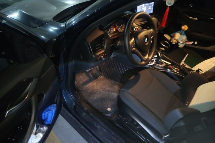 Used BMW X1 2015 sDrive18i Fashion Upgrade Edition Driver Seat