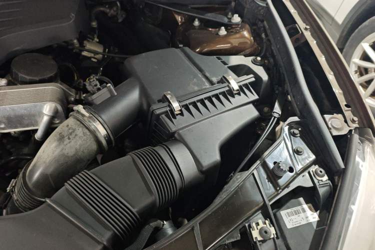Used BMW X1 2015 sDrive18i Fashion Upgrade Edition Engine Bay Left