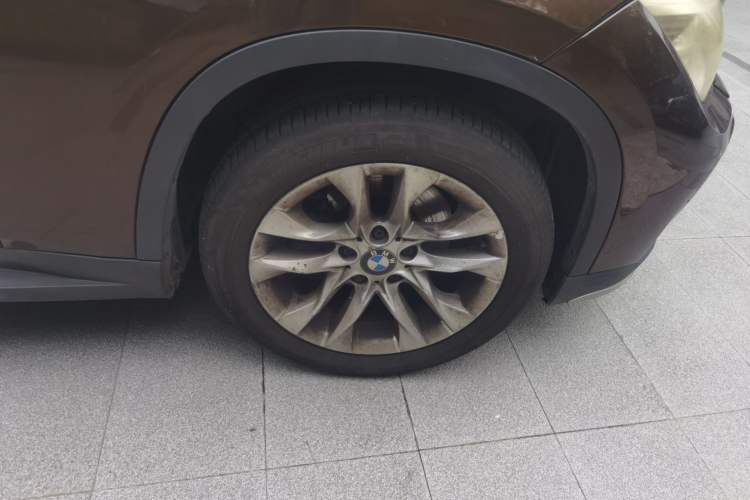 Used BMW X1 2015 sDrive18i Fashion Upgrade Edition Right Front Wheel Hub