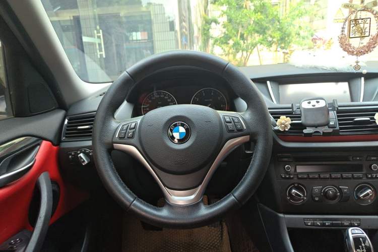 Used BMW X1 2015 sDrive18i Fashion Upgrade Edition Steering Wheel