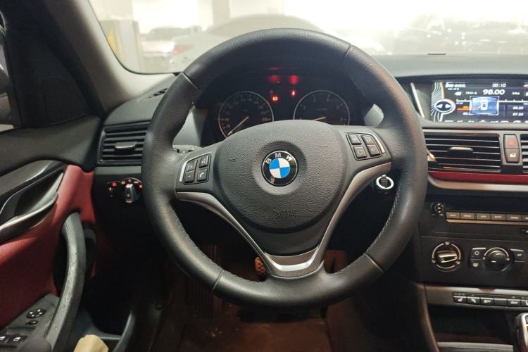 Used BMW X1 2015 sDrive18i Fashion Upgrade Edition Steering Wheel