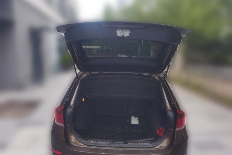 Used BMW X1 2015 sDrive18i Fashion Upgrade Edition Trunk