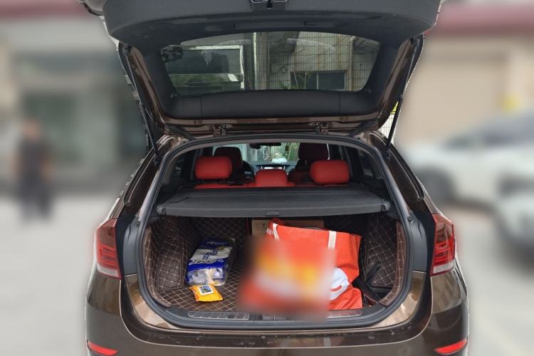 Used BMW X1 2015 sDrive18i Fashion Upgrade Edition Trunk
