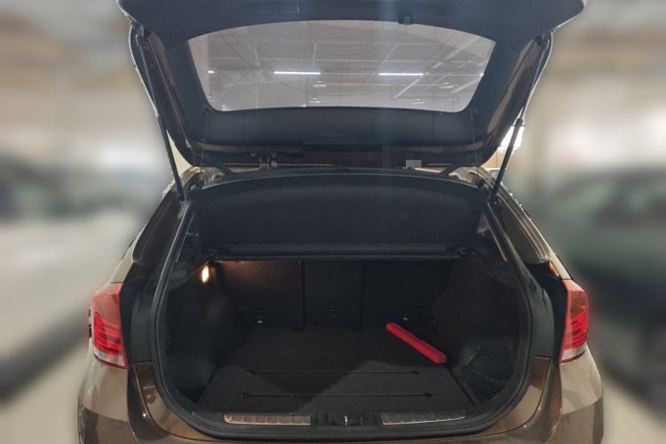 Used BMW X1 2015 sDrive18i Fashion Upgrade Edition Trunk