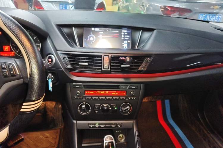 Used BMW X1 2015 sDrive18i Fashion Upgrade Edition Audio And AC Panel