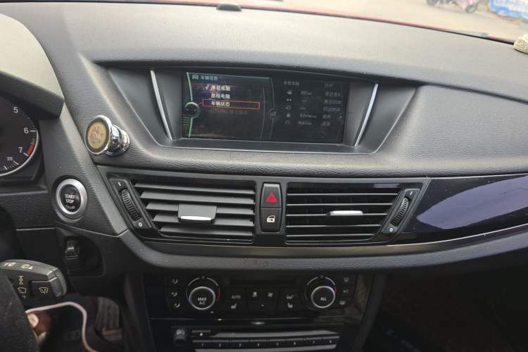 Used BMW X1 2015 sDrive18i Leading Edition Audio And AC Panel