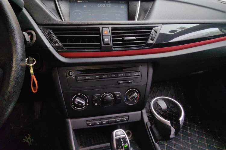 Used BMW X1 2015 sDrive18i Fashion Upgrade Edition Audio And AC Panel