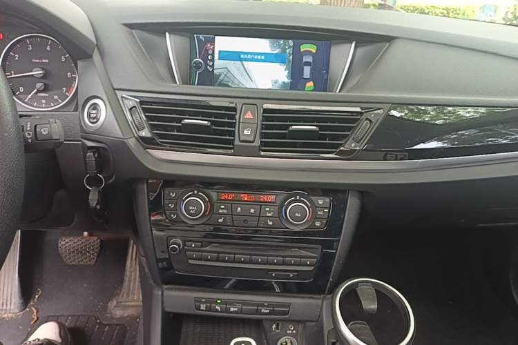 Used BMW X1 2015 sDrive18i Leading Edition Audio And AC Panel