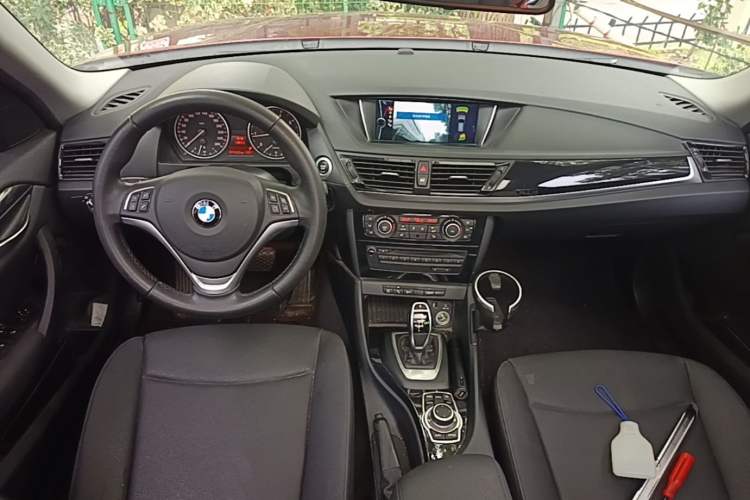 Used BMW X1 2015 sDrive18i Leading Edition Center Console