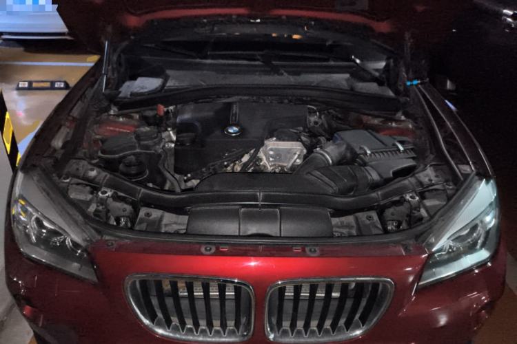Used BMW X1 2015 xDrive20i Fashion Model Engine Bay