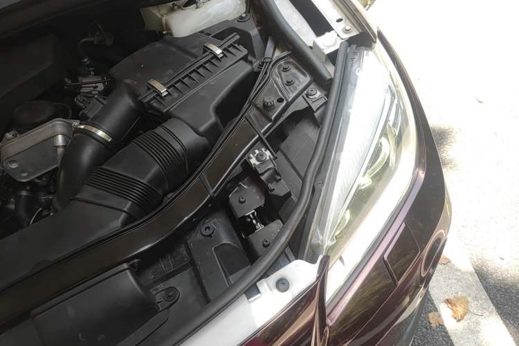 Used BMW X1  Engine Bay Left